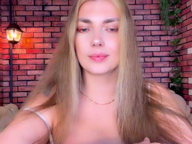 kisskissssss online show from August 5, 8:51 pm