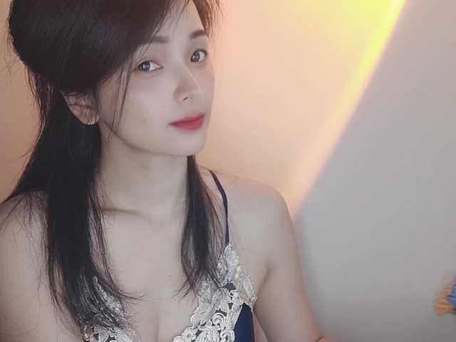 lanerb online show from August 7, 5:57 pm
