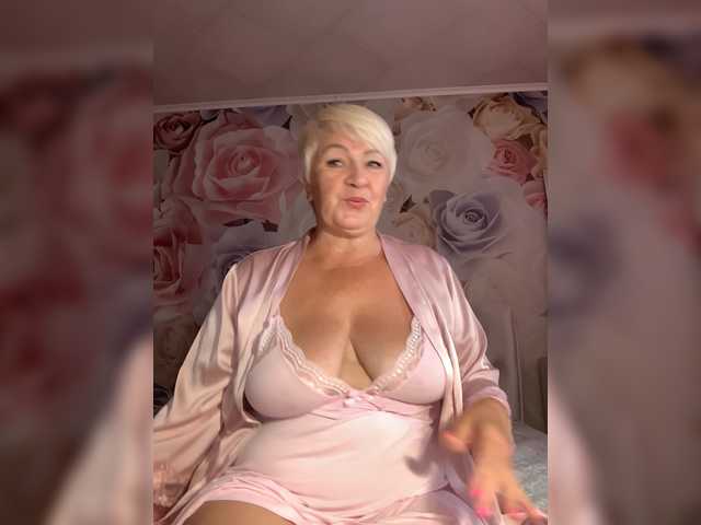Laura-milf online show from July 21, 9:44 am