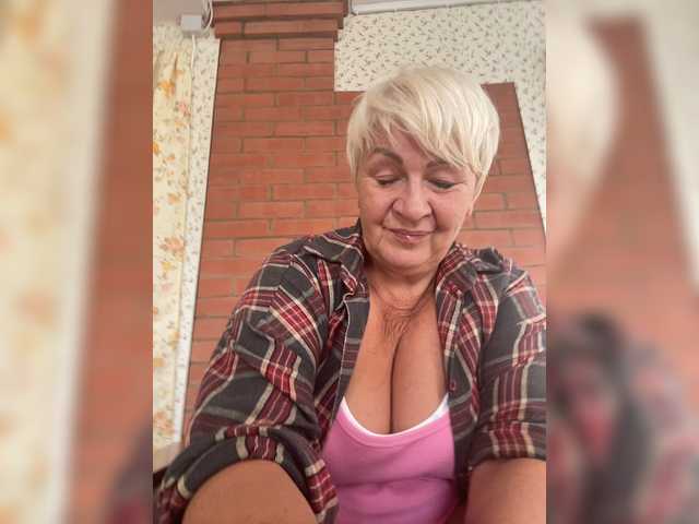 Laura-milf online show from August 12, 2:52 pm