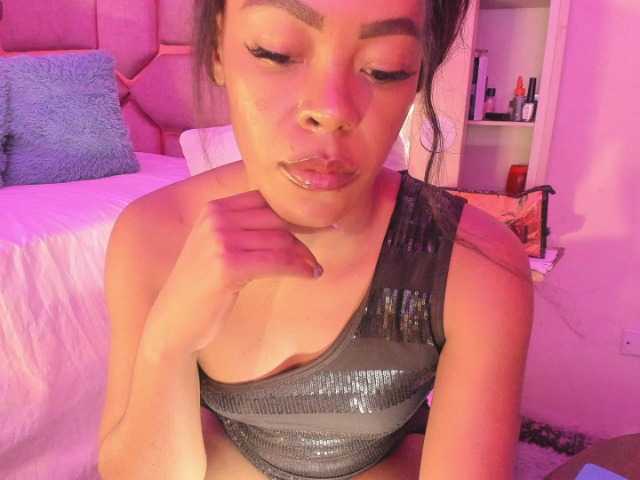 laylacarteer online show from July 25, 12:36 am