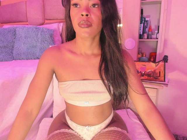 laylacarteer online show from July 25, 10:58 pm