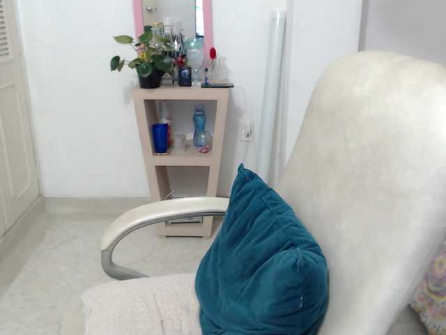 leonela-68 online show from August 14, 10:24 pm