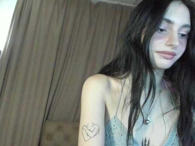 lesyalis online show from August 2, 9:55 pm