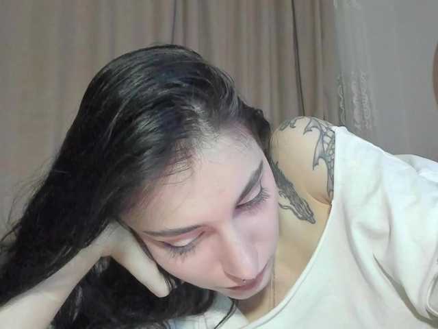 lesyalis online show from August 9, 1:28 am