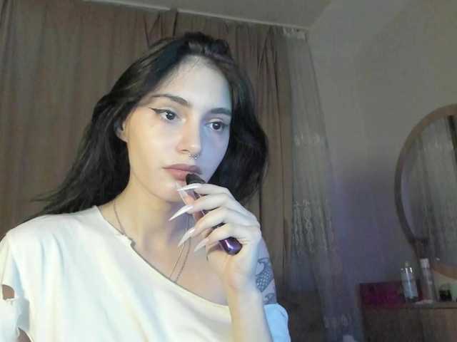 lesyalis online show from August 10, 12:12 am