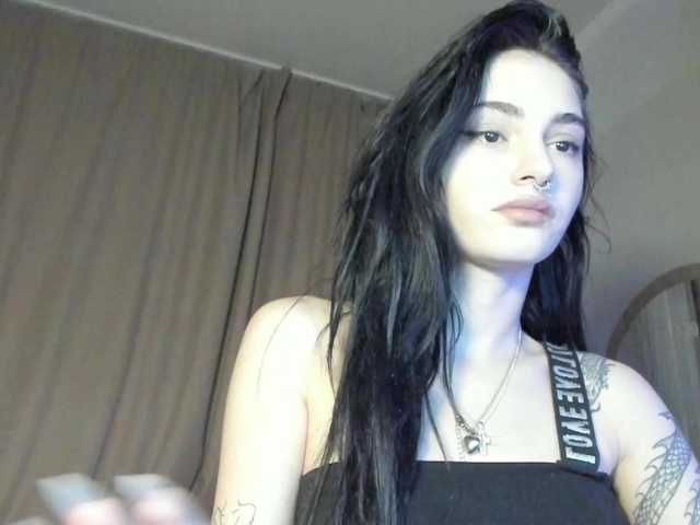 lesyalis online show from August 12, 11:18 pm