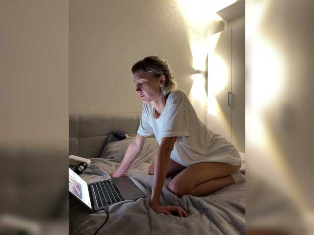 leyla2-0 online show from September 5, 8:14 pm