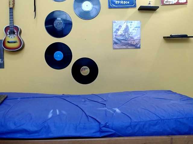 lilithevil32 online show from August 9, 2:23 am