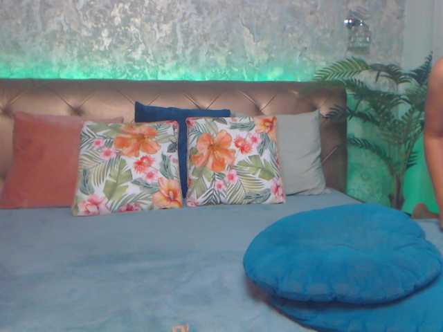 lindacarter9 online show from August 3, 7:04 am