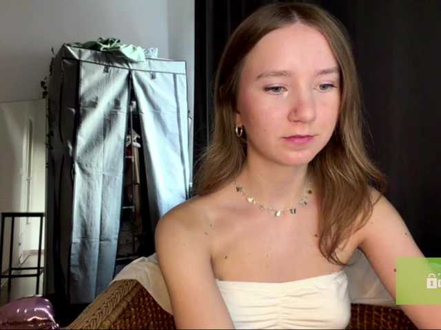 lisasmall online show from August 2, 6:15 pm
