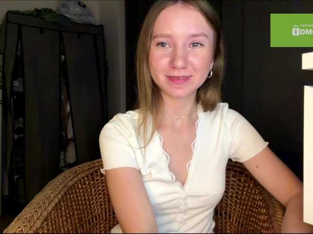 lisasmall online show from August 7, 7:47 pm