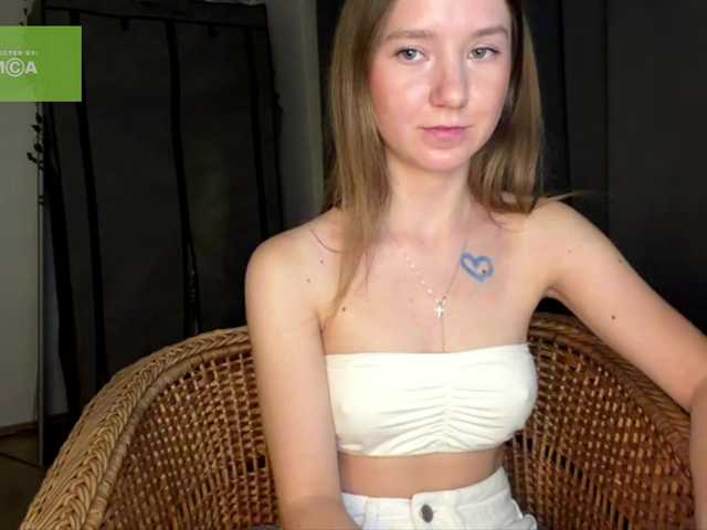 lisasmall online show from August 9, 8:54 pm