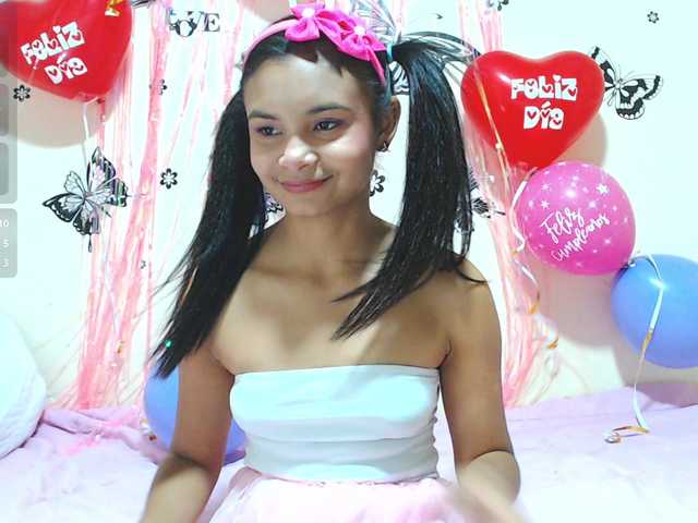liz7skinny online show from August 12, 9:39 pm