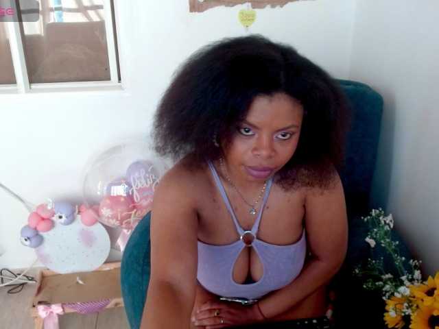 lizethrey73 online show from August 1, 10:38 pm