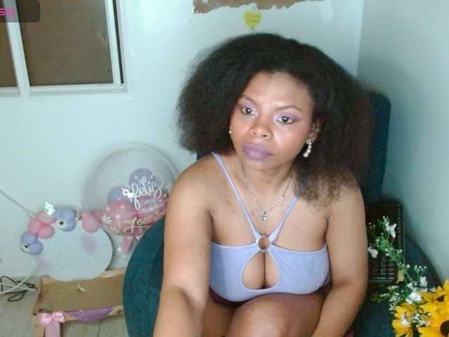 lizethrey73 online show from August 1, 11:44 pm