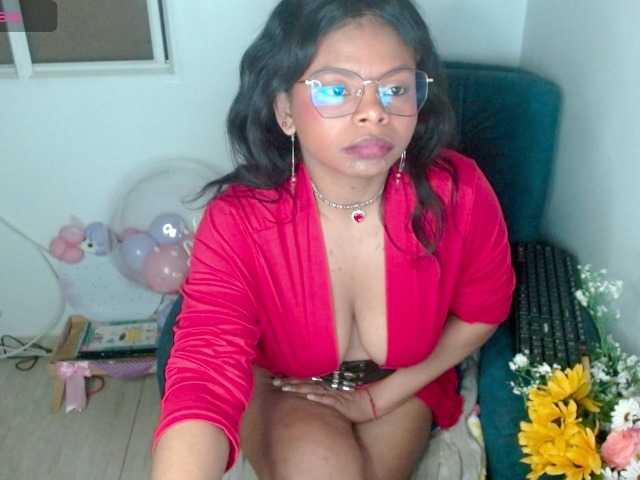 lizethrey73 online show from August 12, 12:35 am
