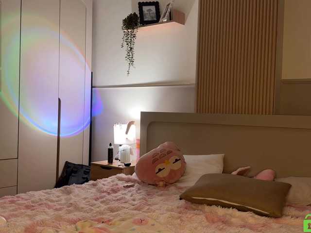 lizzyMeoww online show from August 6, 3:44 pm