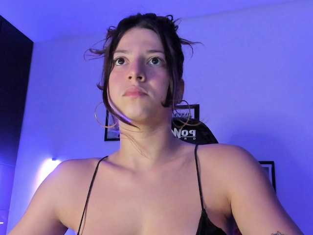 lolamustaine online show from August 2, 2:13 pm