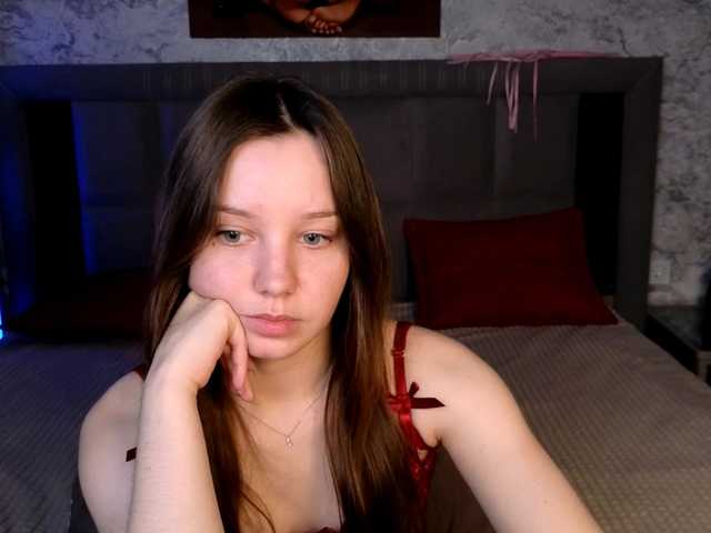 lolytaberryy online show from August 2, 7:37 am