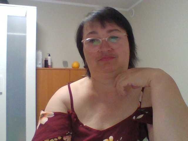 lora805608 online show from June 3, 10:13 pm