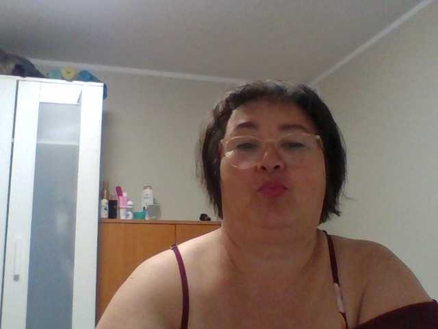 lora805608 online show from August 12, 10:34 pm