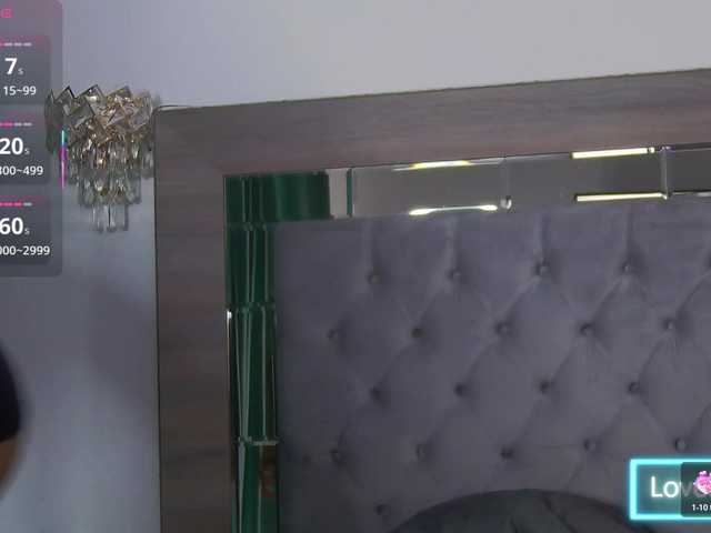 LoreHottie online show from August 9, 8:04 am