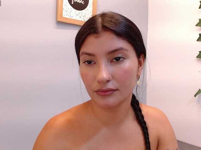louisk2 online show from August 8, 1:33 pm
