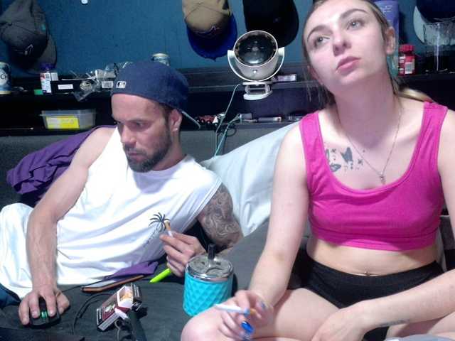 lovecoupleqc online show from May 11, 4:59 am