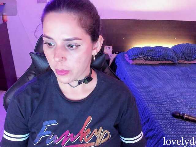 lovelydollyx online show from August 11, 4:20 pm