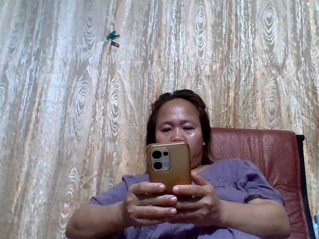 lovelyshantal online show from August 12, 11:40 pm