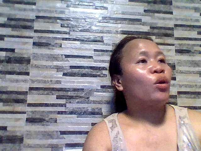 lovelyshantal online show from August 14, 11:36 am