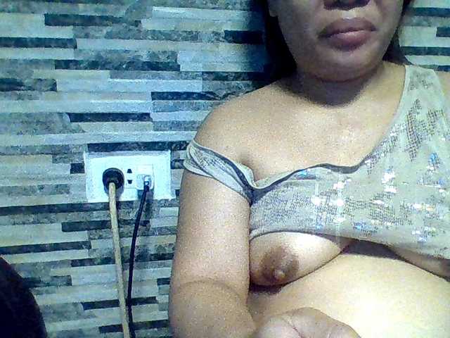 lovelyshantal online show from August 15, 1:42 am