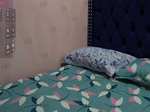 lovethickmommy online show from August 12, 1:02 pm
