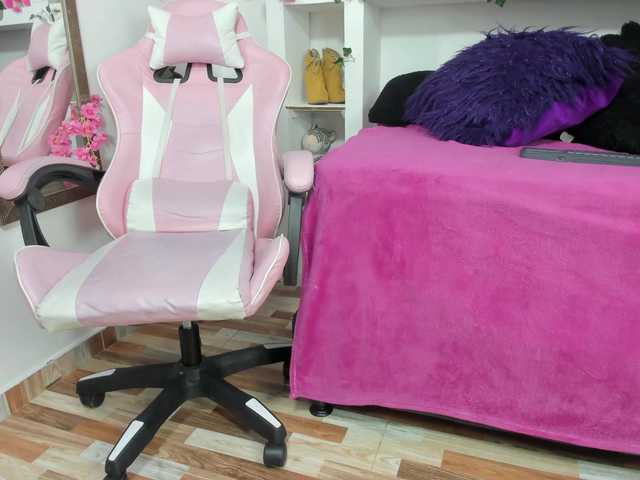 luciatemptation online show from August 6, 2:05 pm