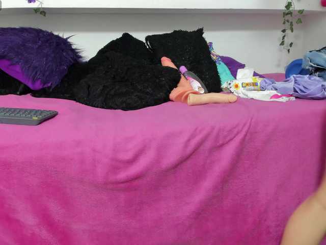 luciatemptation online show from August 6, 6:29 pm
