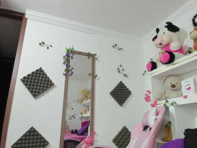 luciatemptation online show from August 10, 8:43 pm