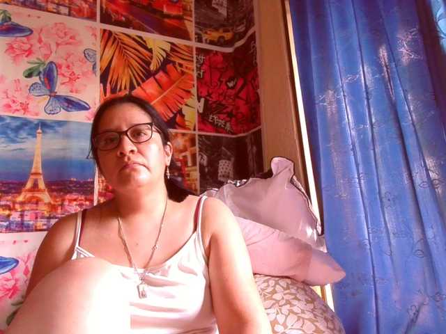 lucyLUxxx online show from August 12, 6:54 pm