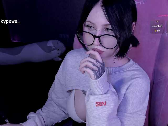 luvsoak online show from August 10, 4:52 pm