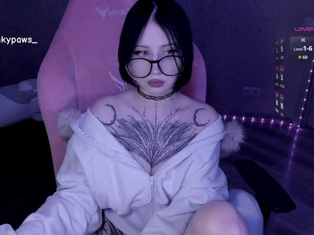 luvsoak online show from August 13, 9:01 am