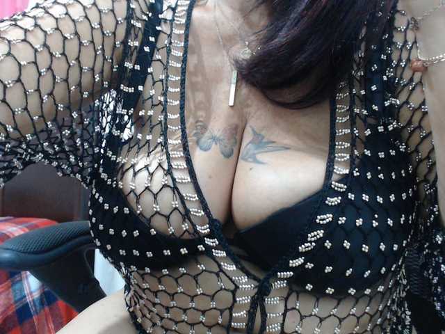 malenasaenz online show from August 13, 9:07 pm