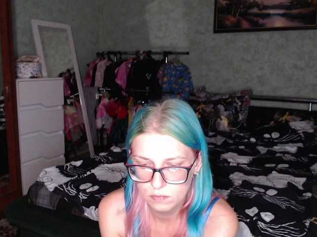 malvinella online show from August 9, 6:09 pm