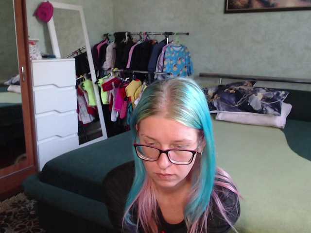 malvinella online show from August 16, 1:04 pm
