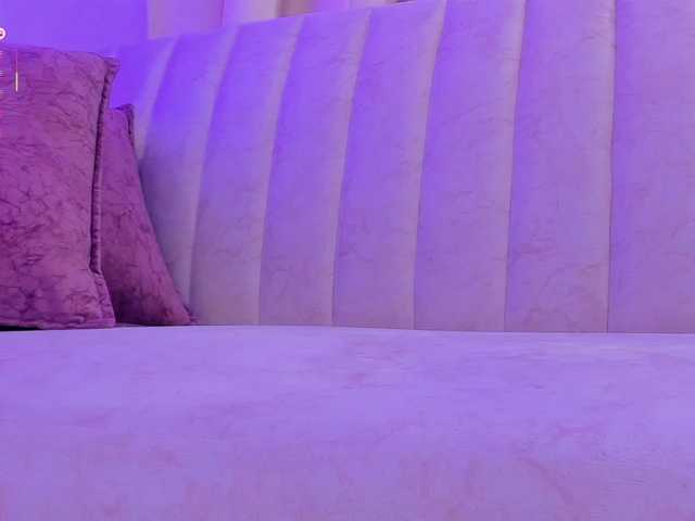 megan-cooper28 online show from July 31, 12:50 am