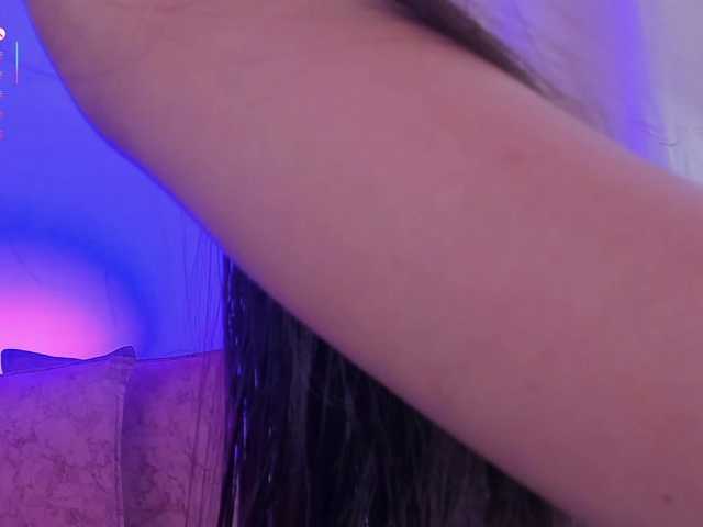 megan-cooper28 online show from August 2, 4:52 am