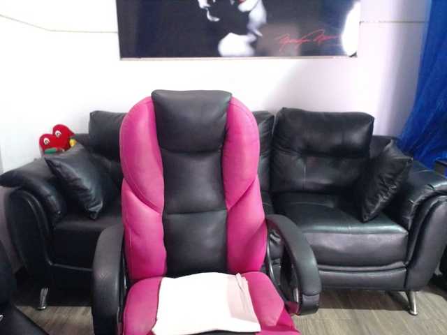 meganmilf2 online show from August 29, 5:01 pm