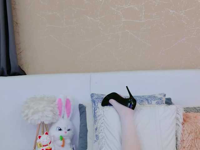 miadunoff online show from July 12, 11:33 pm