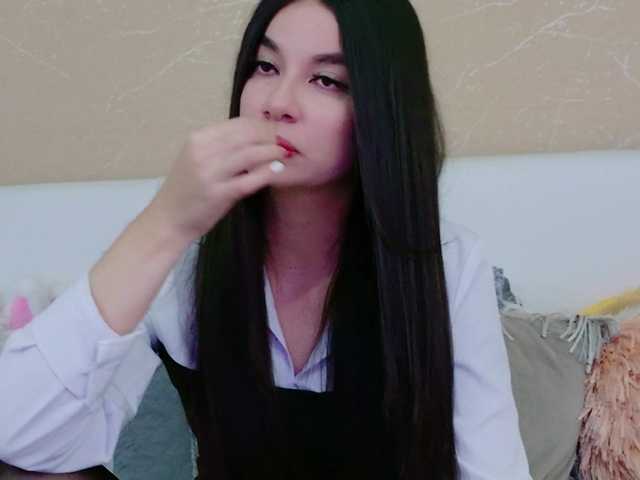 miadunoff online show from August 3, 1:01 am