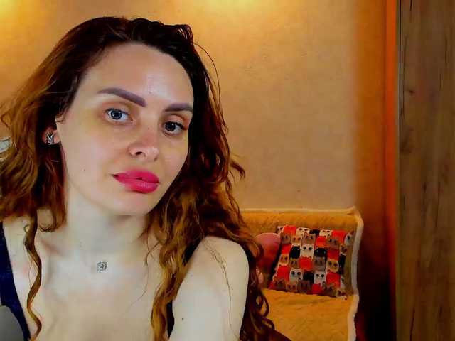 miagrantes online show from August 8, 9:59 pm