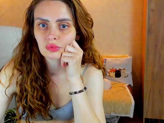 miagrantes online show from August 9, 7:15 pm